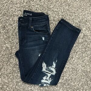 Like new Size 0 AE distressed crop Jean.